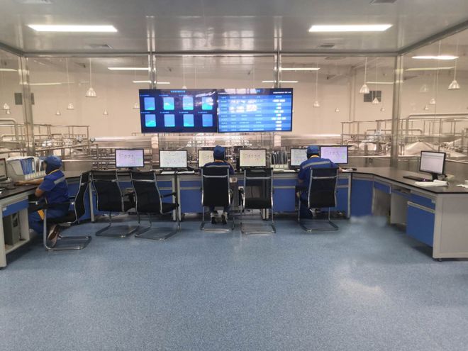 白族天籁·云端回响——歌唱家苏锦弟个人作品演唱会暨信息系统集成服务新体验